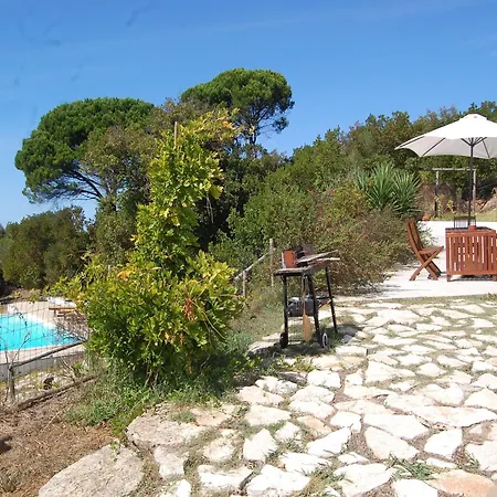 Family With Pool And Barbecue Villa