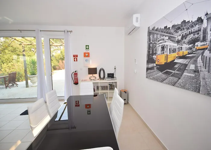 Family With Pool And Barbecue Вилла